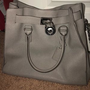 Michael kors purse!!